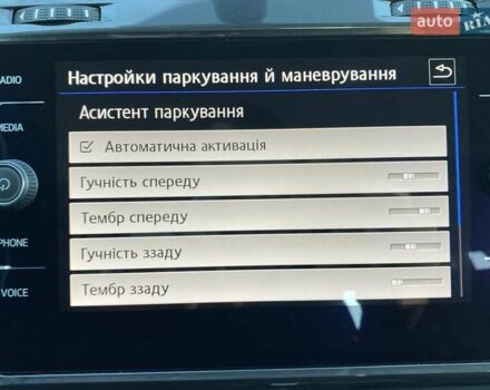 Черный Фольксваген e-Golf, объемом двигателя 0 л и пробегом 103 тыс. км за 14200 $, фото 50 на Automoto.ua