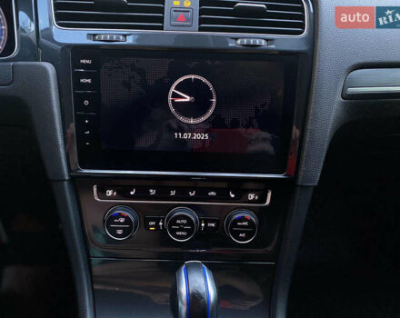 Черный Фольксваген e-Golf, объемом двигателя 0 л и пробегом 94 тыс. км за 16000 $, фото 10 на Automoto.ua