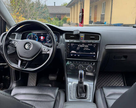 Черный Фольксваген e-Golf, объемом двигателя 0 л и пробегом 125 тыс. км за 15250 $, фото 11 на Automoto.ua