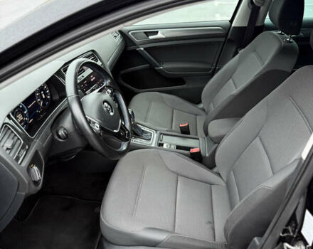 Черный Фольксваген e-Golf, объемом двигателя 0 л и пробегом 80 тыс. км за 14650 $, фото 6 на Automoto.ua