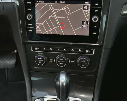 Черный Фольксваген e-Golf, объемом двигателя 0 л и пробегом 120 тыс. км за 14600 $, фото 19 на Automoto.ua