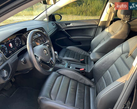 Черный Фольксваген e-Golf, объемом двигателя 0 л и пробегом 107 тыс. км за 16000 $, фото 2 на Automoto.ua