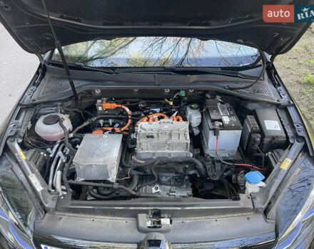 Черный Фольксваген e-Golf, объемом двигателя 0 л и пробегом 99 тыс. км за 13700 $, фото 35 на Automoto.ua