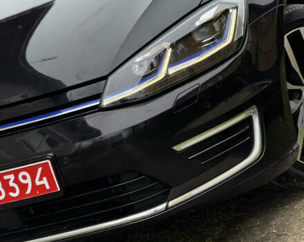 Черный Фольксваген e-Golf, объемом двигателя 0 л и пробегом 127 тыс. км за 14150 $, фото 19 на Automoto.ua