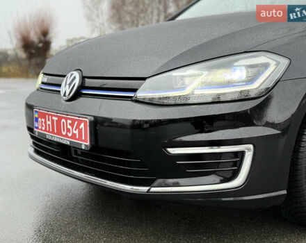 Черный Фольксваген e-Golf, объемом двигателя 0 л и пробегом 80 тыс. км за 14650 $, фото 1 на Automoto.ua
