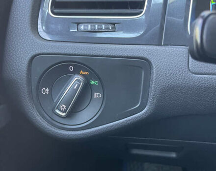 Черный Фольксваген e-Golf, объемом двигателя 0 л и пробегом 99 тыс. км за 13700 $, фото 41 на Automoto.ua