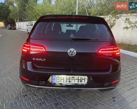 Черный Фольксваген e-Golf, объемом двигателя 0 л и пробегом 99 тыс. км за 13700 $, фото 25 на Automoto.ua