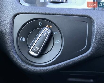 Черный Фольксваген e-Golf, объемом двигателя 0 л и пробегом 103 тыс. км за 14200 $, фото 20 на Automoto.ua