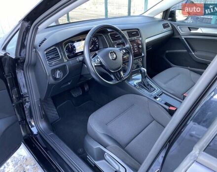 Черный Фольксваген e-Golf, объемом двигателя 0 л и пробегом 103 тыс. км за 14200 $, фото 1 на Automoto.ua