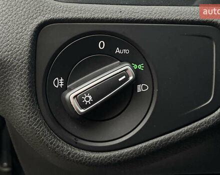 Черный Фольксваген e-Golf, объемом двигателя 0 л и пробегом 70 тыс. км за 16999 $, фото 17 на Automoto.ua