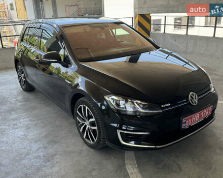 Черный Фольксваген e-Golf, объемом двигателя 0 л и пробегом 99 тыс. км за 13700 $, фото 2 на Automoto.ua