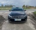 Черный Фольксваген e-Golf, объемом двигателя 0 л и пробегом 135 тыс. км за 15000 $, фото 1 на Automoto.ua