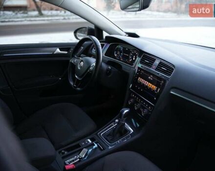 Черный Фольксваген e-Golf, объемом двигателя 0 л и пробегом 163 тыс. км за 11800 $, фото 24 на Automoto.ua