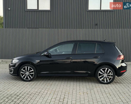 Черный Фольксваген e-Golf, объемом двигателя 0 л и пробегом 91 тыс. км за 15000 $, фото 1 на Automoto.ua