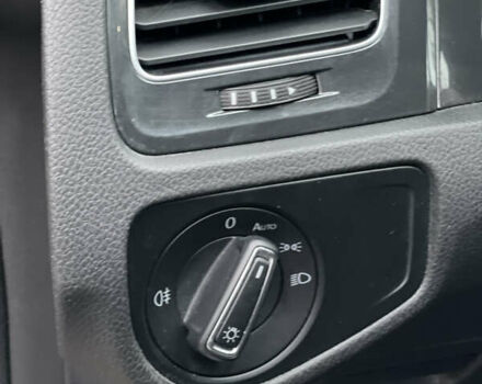 Черный Фольксваген e-Golf, объемом двигателя 0 л и пробегом 99 тыс. км за 13700 $, фото 69 на Automoto.ua