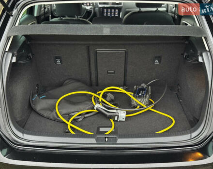 Черный Фольксваген e-Golf, объемом двигателя 0 л и пробегом 127 тыс. км за 14150 $, фото 35 на Automoto.ua