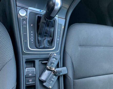 Черный Фольксваген e-Golf, объемом двигателя 0 л и пробегом 99 тыс. км за 13700 $, фото 83 на Automoto.ua