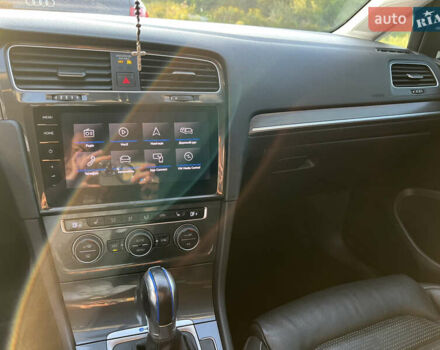 Черный Фольксваген e-Golf, объемом двигателя 0 л и пробегом 107 тыс. км за 16000 $, фото 3 на Automoto.ua