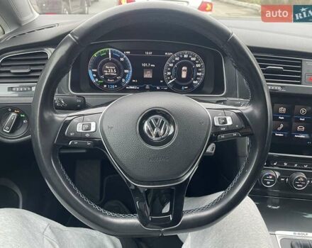 Чорний Фольксваген e-Golf, об'ємом двигуна 0 л та пробігом 105 тис. км за 13699 $, фото 7 на Automoto.ua