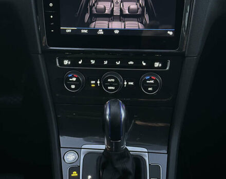 Черный Фольксваген e-Golf, объемом двигателя 0 л и пробегом 91 тыс. км за 15000 $, фото 10 на Automoto.ua