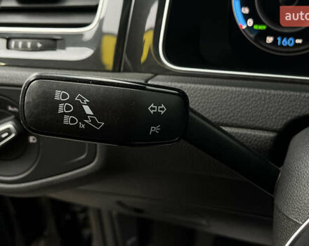 Черный Фольксваген e-Golf, объемом двигателя 0 л и пробегом 70 тыс. км за 16999 $, фото 14 на Automoto.ua