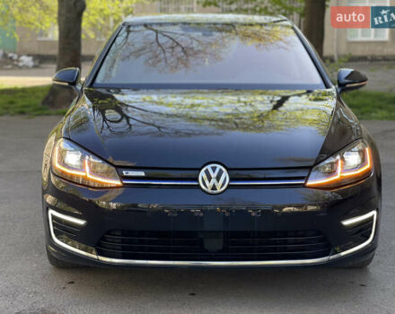 Черный Фольксваген e-Golf, объемом двигателя 0 л и пробегом 99 тыс. км за 13700 $, фото 48 на Automoto.ua
