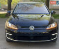 Черный Фольксваген e-Golf, объемом двигателя 0 л и пробегом 99 тыс. км за 13700 $, фото 48 на Automoto.ua