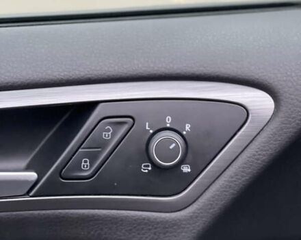Черный Фольксваген e-Golf, объемом двигателя 0 л и пробегом 99 тыс. км за 13700 $, фото 72 на Automoto.ua