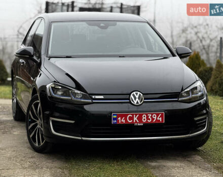 Черный Фольксваген e-Golf, объемом двигателя 0 л и пробегом 127 тыс. км за 14150 $, фото 3 на Automoto.ua