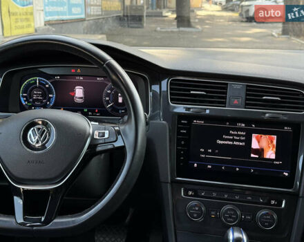 Чорний Фольксваген e-Golf, об'ємом двигуна 0 л та пробігом 78 тис. км за 15999 $, фото 34 на Automoto.ua