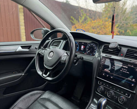 Черный Фольксваген e-Golf, объемом двигателя 0 л и пробегом 125 тыс. км за 15250 $, фото 12 на Automoto.ua