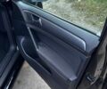 Черный Фольксваген e-Golf, объемом двигателя 0 л и пробегом 109 тыс. км за 14300 $, фото 24 на Automoto.ua