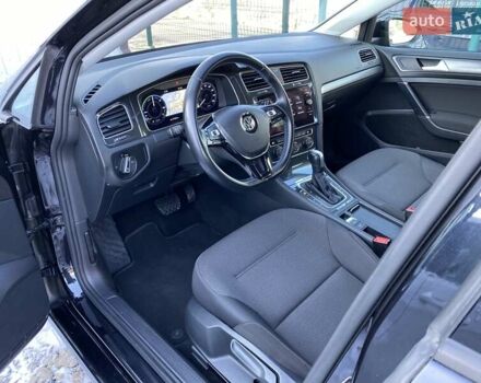Черный Фольксваген e-Golf, объемом двигателя 0 л и пробегом 103 тыс. км за 14200 $, фото 17 на Automoto.ua
