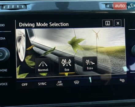 Черный Фольксваген e-Golf, объемом двигателя 0 л и пробегом 103 тыс. км за 14200 $, фото 61 на Automoto.ua