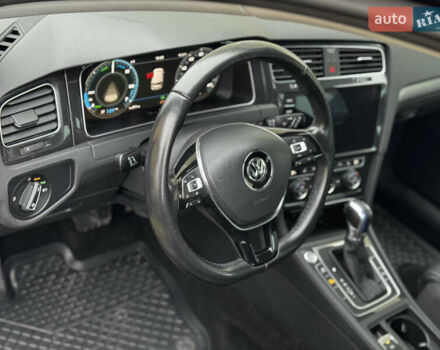 Черный Фольксваген e-Golf, объемом двигателя 0 л и пробегом 127 тыс. км за 14150 $, фото 30 на Automoto.ua