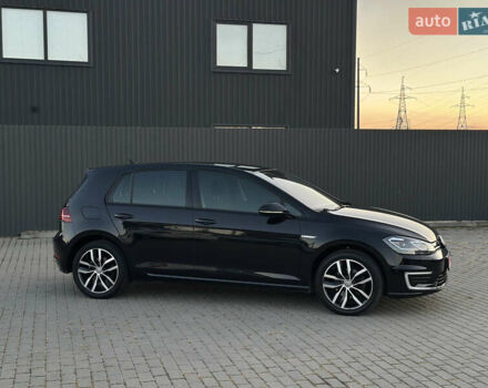 Черный Фольксваген e-Golf, объемом двигателя 0 л и пробегом 120 тыс. км за 14600 $, фото 6 на Automoto.ua