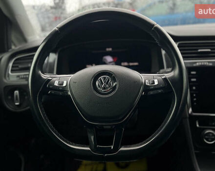 Черный Фольксваген e-Golf, объемом двигателя 0 л и пробегом 70 тыс. км за 16999 $, фото 24 на Automoto.ua