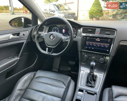 Черный Фольксваген e-Golf, объемом двигателя 0 л и пробегом 138 тыс. км за 13970 $, фото 44 на Automoto.ua