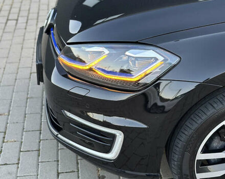 Черный Фольксваген e-Golf, объемом двигателя 0 л и пробегом 120 тыс. км за 14600 $, фото 1 на Automoto.ua