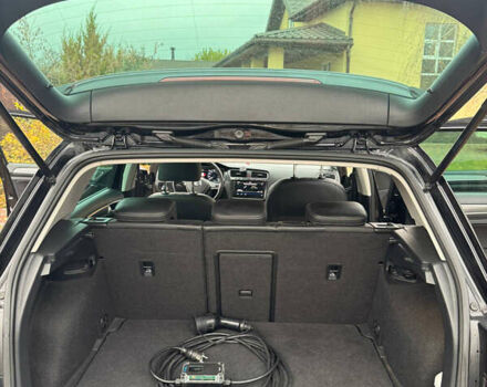 Черный Фольксваген e-Golf, объемом двигателя 0 л и пробегом 125 тыс. км за 15250 $, фото 19 на Automoto.ua