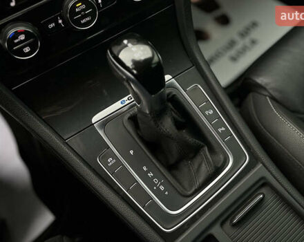 Черный Фольксваген e-Golf, объемом двигателя 0 л и пробегом 70 тыс. км за 16999 $, фото 12 на Automoto.ua