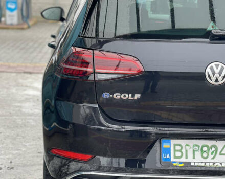 Черный Фольксваген e-Golf, объемом двигателя 0 л и пробегом 99 тыс. км за 13700 $, фото 74 на Automoto.ua