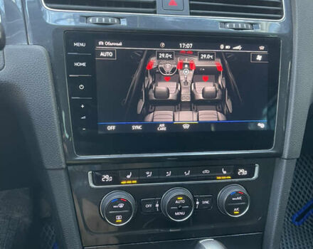 Черный Фольксваген e-Golf, объемом двигателя 0 л и пробегом 99 тыс. км за 13700 $, фото 39 на Automoto.ua