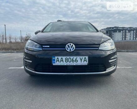 Черный Фольксваген e-Golf, объемом двигателя 0 л и пробегом 144 тыс. км за 13000 $, фото 1 на Automoto.ua