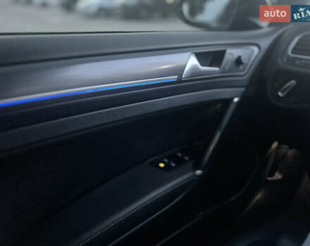 Черный Фольксваген e-Golf, объемом двигателя 0 л и пробегом 107 тыс. км за 16000 $, фото 5 на Automoto.ua