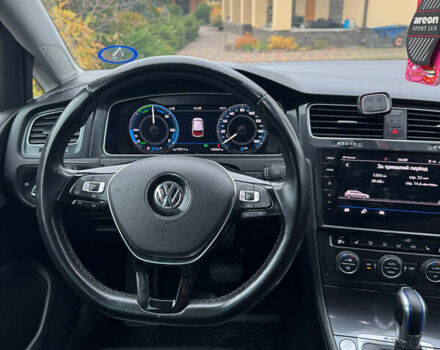 Черный Фольксваген e-Golf, объемом двигателя 0 л и пробегом 125 тыс. км за 15250 $, фото 9 на Automoto.ua