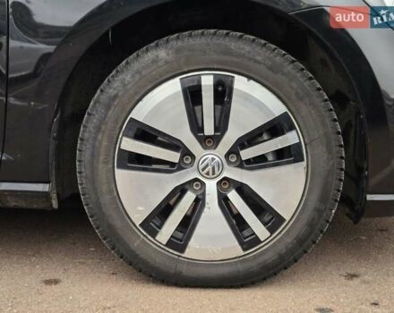 Черный Фольксваген e-Golf, объемом двигателя 0 л и пробегом 72 тыс. км за 12900 $, фото 18 на Automoto.ua