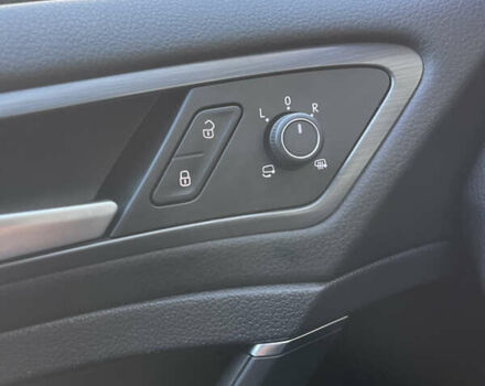 Черный Фольксваген e-Golf, объемом двигателя 0 л и пробегом 99 тыс. км за 13700 $, фото 43 на Automoto.ua