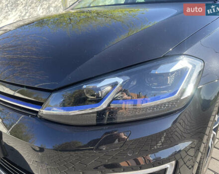 Черный Фольксваген e-Golf, объемом двигателя 0 л и пробегом 99 тыс. км за 13700 $, фото 54 на Automoto.ua
