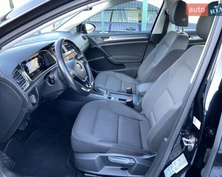 Черный Фольксваген e-Golf, объемом двигателя 0 л и пробегом 103 тыс. км за 14200 $, фото 18 на Automoto.ua